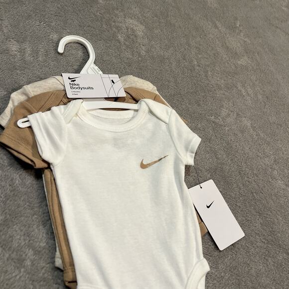Nike Bodysuits Infant 3M Neutral White Tan 3-Pack One Piece 3 Months - Picture 2 of 4